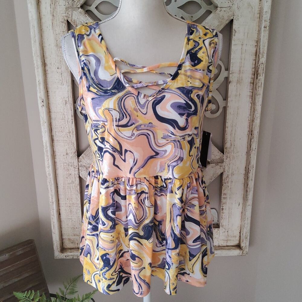 Kathy Ireland Sleeveless Criss Cross V Neck Ruffle Hem Tank Top Large Geo Casual